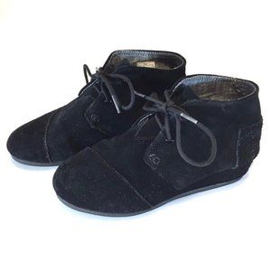Toms Black Desert Suede Youth Wedge Booties 3.5